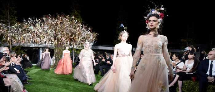 Arnault compra Dior per fonderla con LVMH. Acquisto da dodici miliardi