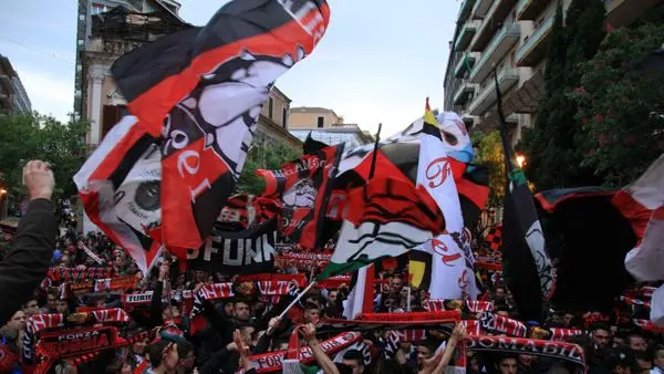 Foggia, è grande festa: 2-2 con il Fondi e ritorno in serie B dopo 19 anni