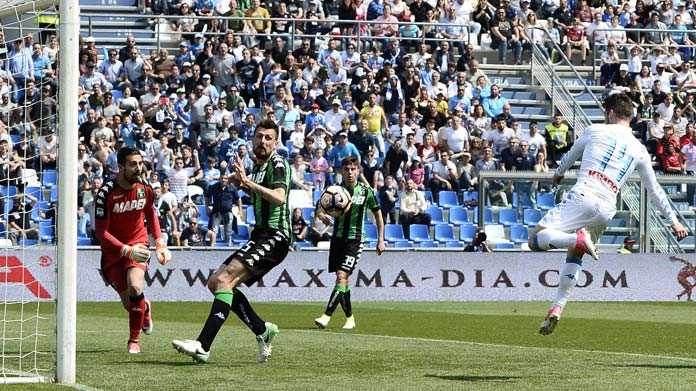 Serie A, l'anticipo delle 12.30 : Sassuolo-Napoli finisce 2-2