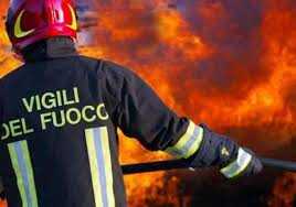 Autobus cittadino in fiamme a Lamezia Terme, illeso l'autista