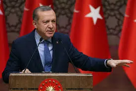 Turchia, l'Osce boccia il referendum di Erdogan: "Manipolate 2,5 milioni di schede"