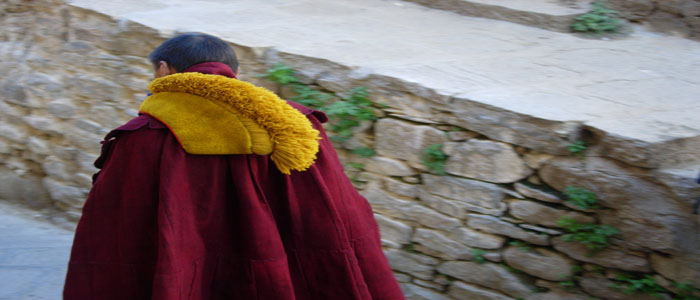 Tibet: monaco buddista si dà fuoco nell'Ovest della Cina