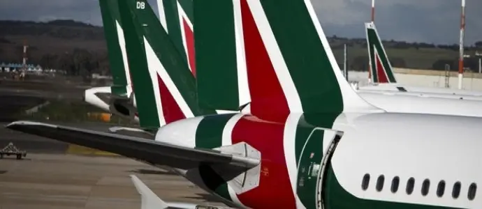 Alitalia, pre- accordo con i sindacati. Firma dopo referendum tra i lavoratori