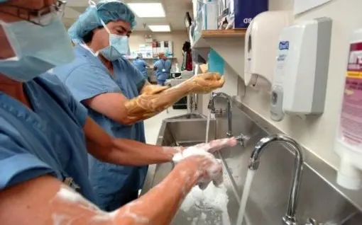 Sanità: infezioni ospedaliere, le contromisure della clinica S. Anna