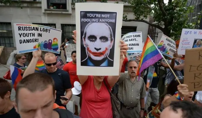 Cecenia, campi di rieducazione per gay, centinaia di persone arrestate e torturate