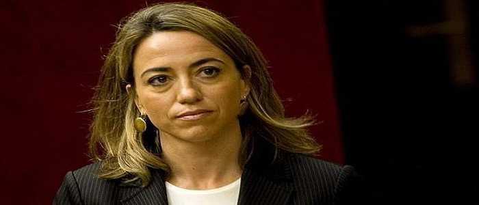 Spagna, Carmen Chacon è morta all'età di 46 anni. Fu la prima donna Ministro della Difesa