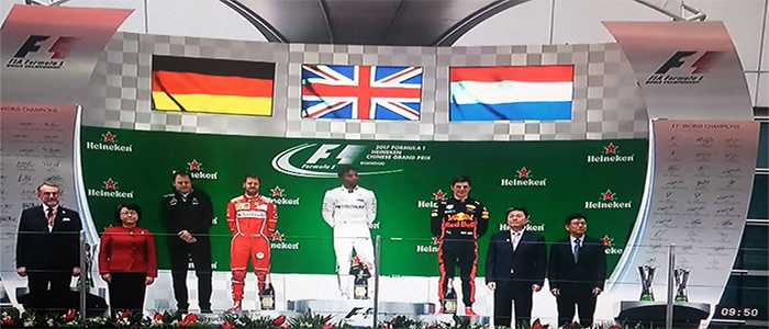F1, Cina: vince Hamilton, seconda la Ferrari di Vettel