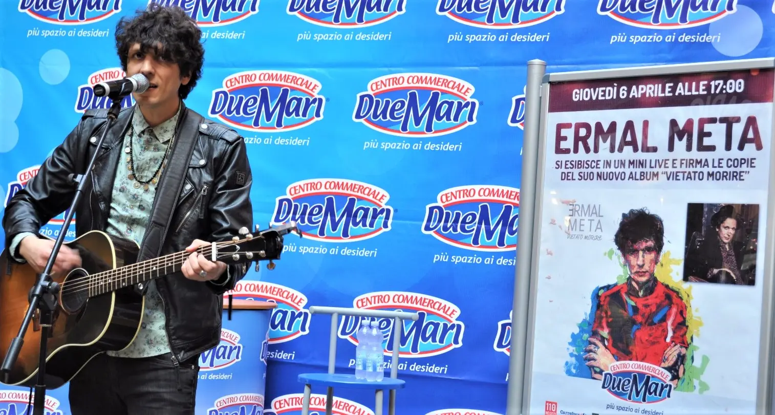 Ermal Meta live al Centro Commerciale "Due Mari" di Maida [Video e Foto]