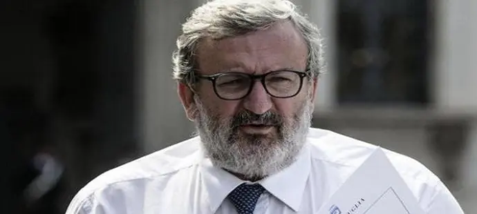 Michele Emiliano finisce in ospedale: sospetta rottura del tendine d'Achille