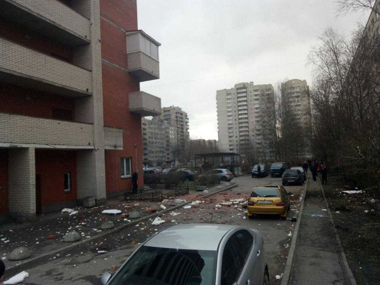 Esplosioni in un palazzo a San Pietroburgo: non ci sarebbero feriti