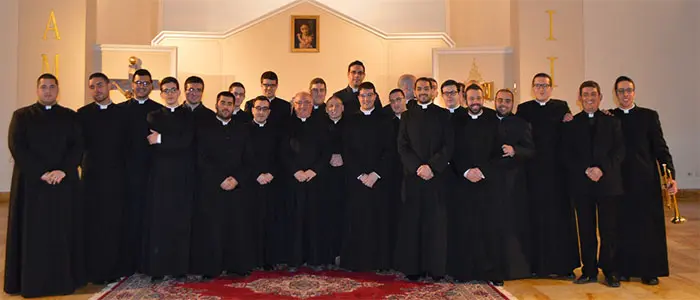 I seminaristi del S. Pio X" di Catanzaro cantano la Passione del Signore