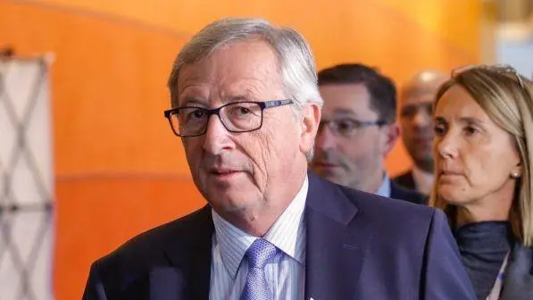 Migranti, Juncker: "Austria segua lo schema di ricollocamento'"