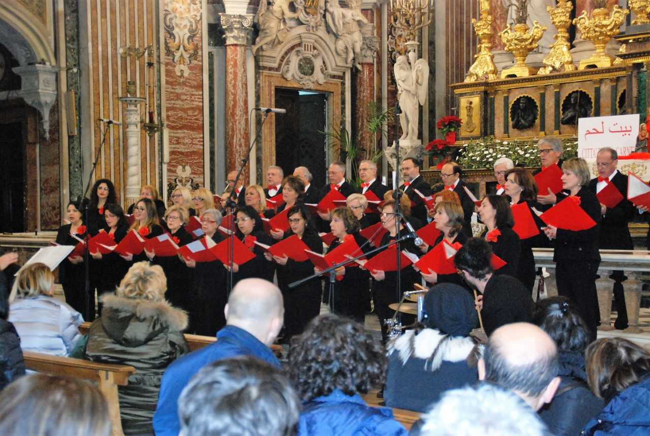 Stabat Mater, concerto per Soli, Coro Misto e Orchestra nella chiesa del Gesu' Nuovo di Napoli