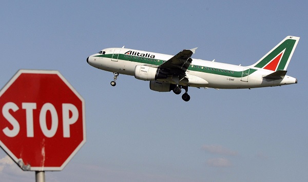 Alitalia: 10 giorni per scongiurare chiusura
