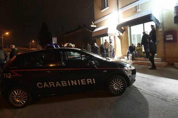 Bologna, caccia al rapinatore dopo uccisione barista