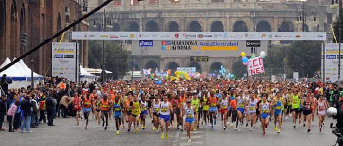 Maratona di Roma, 16 mila runner nonostante il temporale