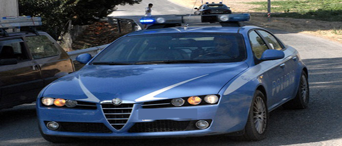 Incidenti stradali: si schiantano inseguiti da polizia, un morto