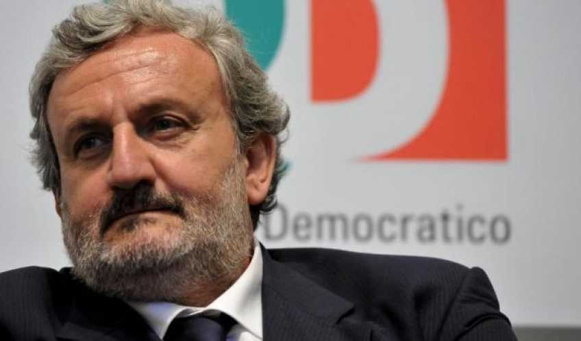 Inchiesta Consip, Emiliano ascoltato in procura: mostrati sms scambiati con Lotti