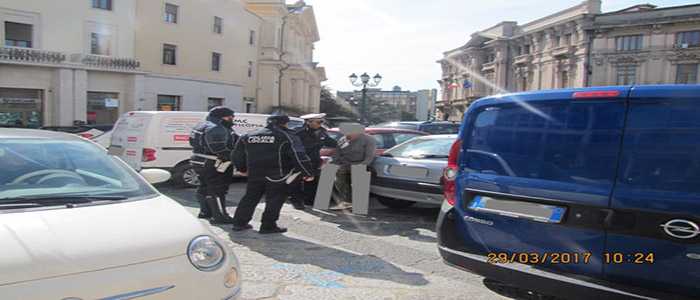 Catanzaro, contrasto parcheggiatori abusivi:  la polizia locale ha identificato sei persone [Foto]