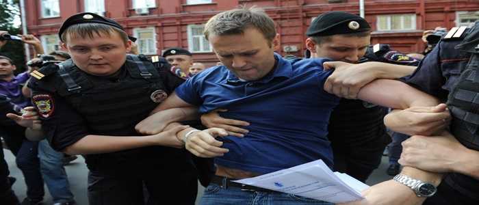 Arresto Navalny, Tweet e selfie dal tribunale: "Un giorno noi giudicheremo loro"