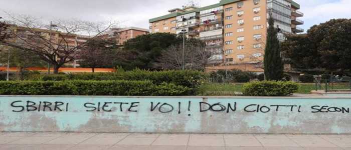Palermo, nuove scritte contro don Ciotti: "Sei uno sbirro, assassino"