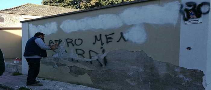 Locri, scritte contro Don Ciotti sui muri del Vescovado dopo la visita del Presidente Mattarella