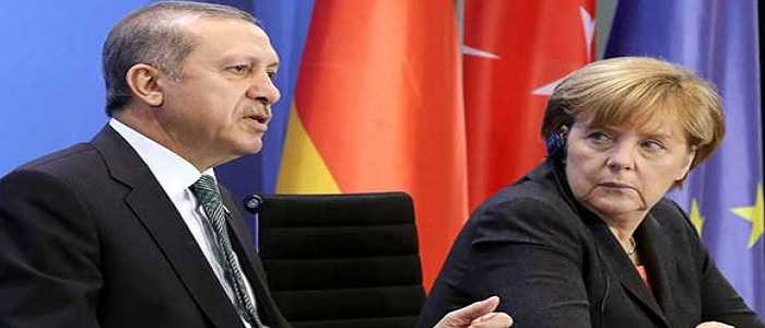 Erdogan contro Merkel: "Usi metodi nazisti"