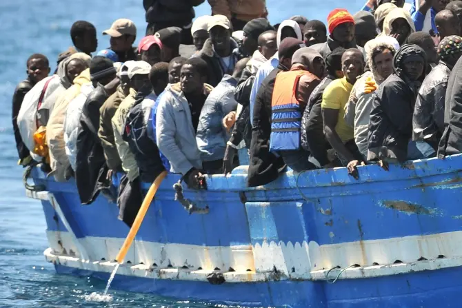 Yemen: attacco ad un barcone pieno di migranti, almeno 31 morti