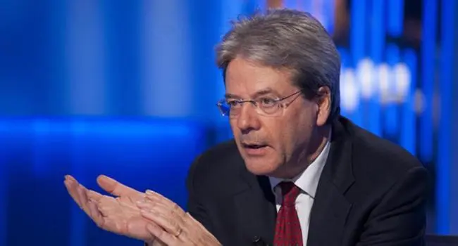 Assemblea Pd, Gentiloni: "Non voglio tirare a campare"