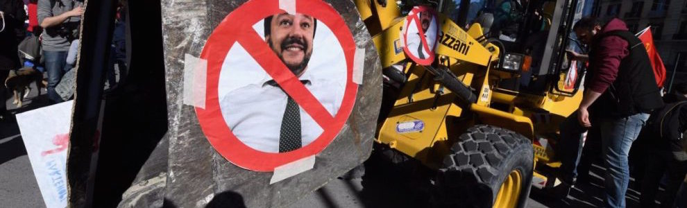 Napoli protesta per la visita di Salvini "non nei luoghi dell'amministrazione"