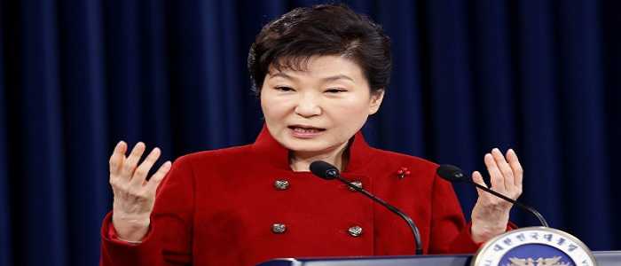 Corea del Sud, presidente rimossa dall'incarico perché nemica della democrazia. Scontri nelle piazze