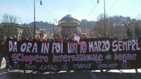 Torino: migliaia di partecipanti al corteo per l'8 Marzo