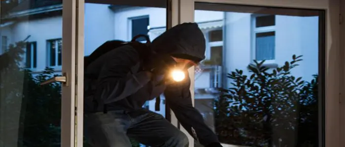 Catania, assume ladri per un furto nella casa dell'ex moglie: un indagato