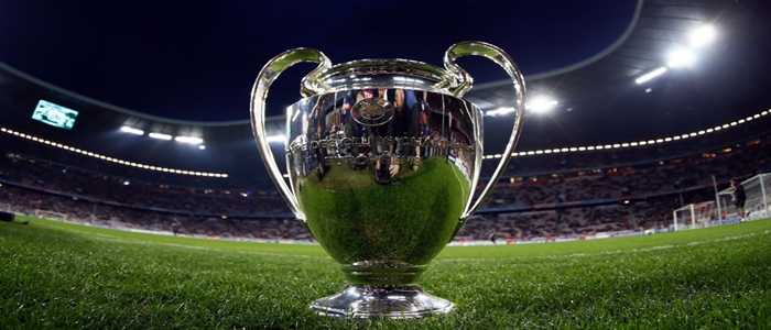 Napoli-Real Madrid: la città si prepara alla notte di Champions. Fischio d'inizio alle 20:45