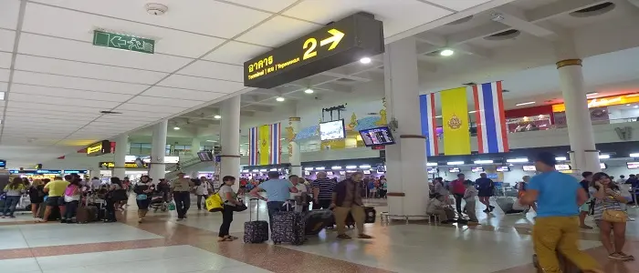 Thailandia, arrestato pensionato italiano dopo una battuta in aeroporto: "Non c'ho mica le bombe"