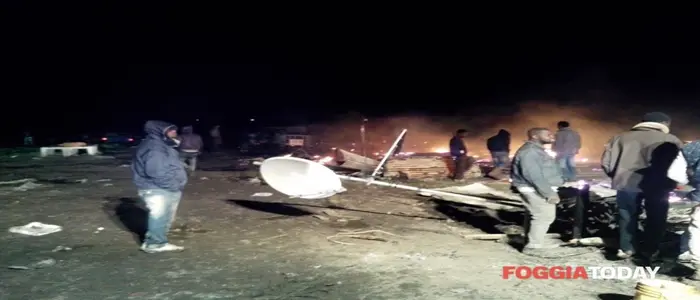 Foggia: Brucia il "Gran Ghetto", morti due migranti. Non esclusa la natura dolosa.