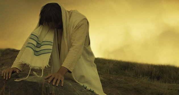 Per non cadere in tentazione: la preghiera è una vera battaglia