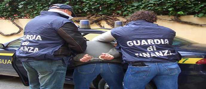 Fisco: Gdf, 14 arresti per fittizia attribuzione aziende