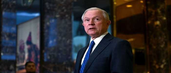 Usa, Sessions parlò con l'ambasciatore russo. Democratici chiedono le dimissioni