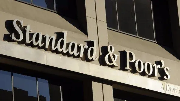 Pil: una indagine di S&P prevede per l'Italia una crescita inferiore all'1% nel prossimo anno