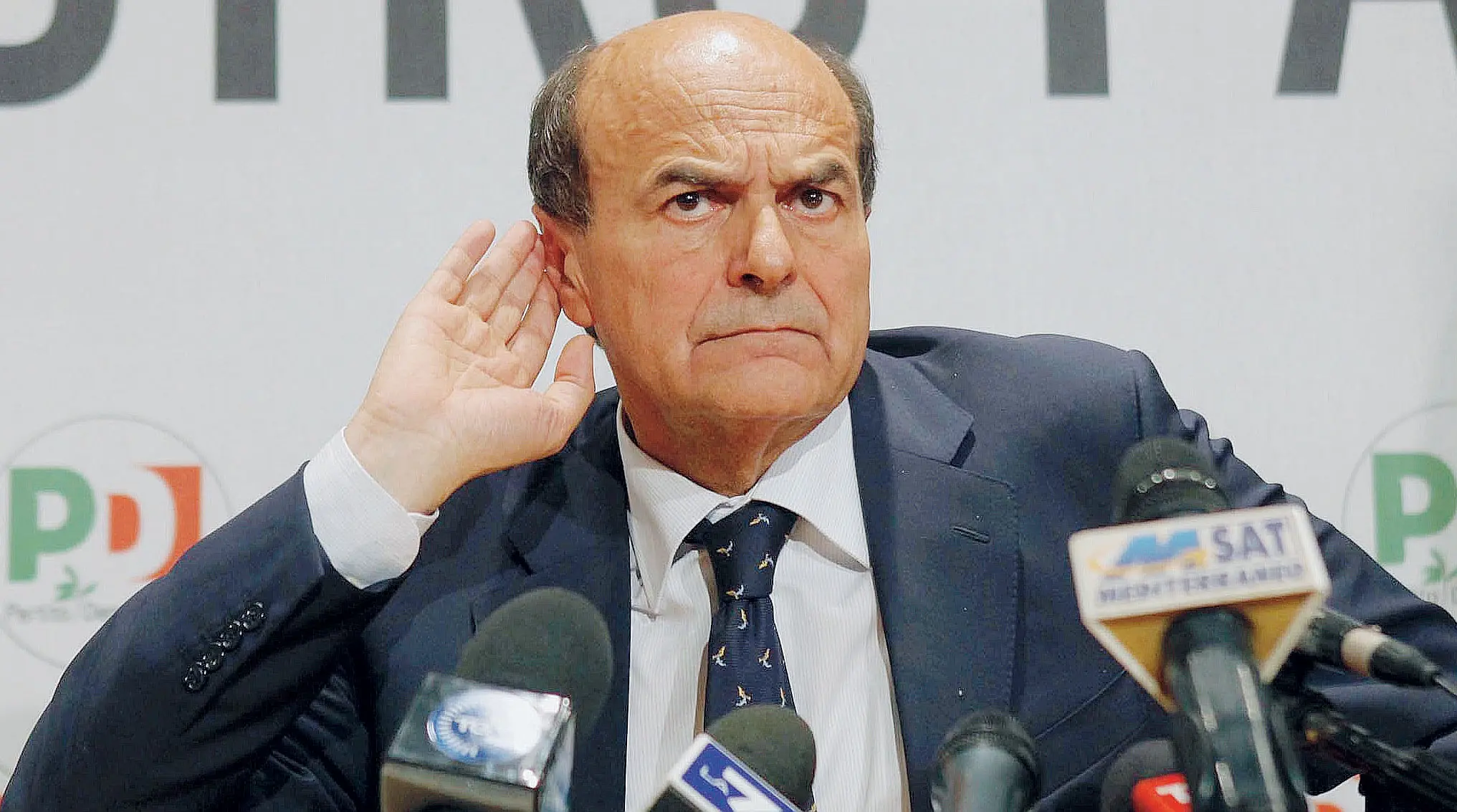 Scissione Pd, Bersani: "Il regista è Renzi"