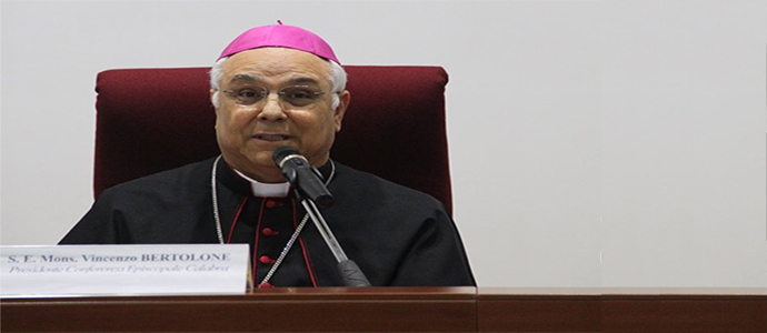 Mons. Vincenzo Bertolone: Difendere la dignità del lavoro per essere liberi