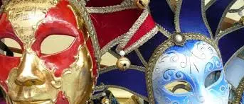 Lamezia Terme: sequestrati 80 mila articoli carnevale