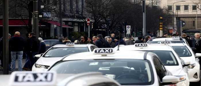 Taxi, sospesa la protesta. Oggi il voto di fiducia