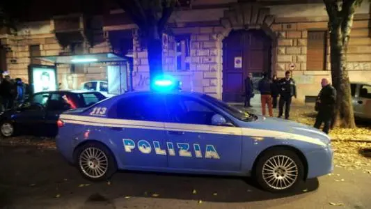 Milano, straniero interviene per difendere donna aggredita dal compagno, lui lo investe col suv