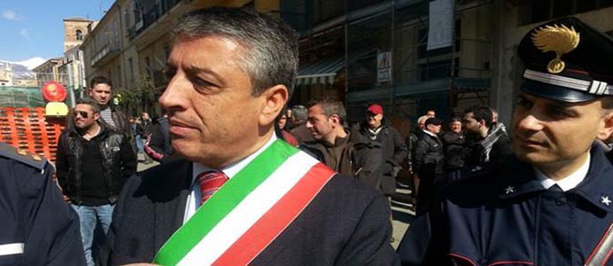 La solidarità di mons. Savino al sindaco di Cassano Gianni Papasso