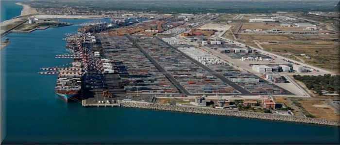 Droga: Gdf sequestra nel porto di Gioia Tauro 390 kg di cocaina