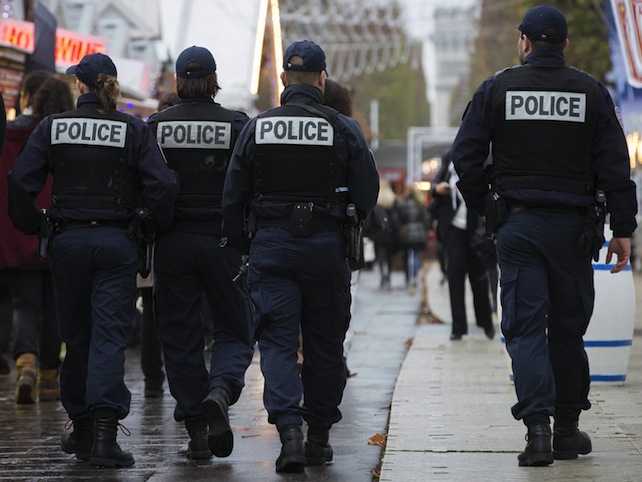 Francia: preparavano attacco kamikaze a Parigi, 4 arrestati