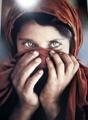 McCurry in mostra al Pan di Napoli, ultimi giorni per ammirare i capolavori del fotografo americano