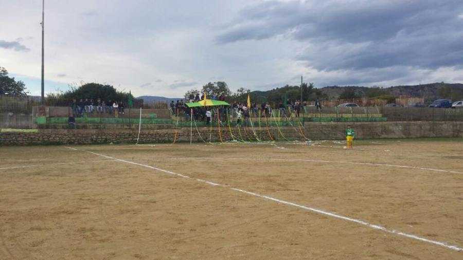 Crotone: cade lampione in campo sportivo, grave tredicenne